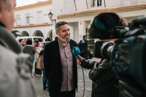 Juanjo Casado, presidente de Infania, siendo entrevistado por Canal Sur